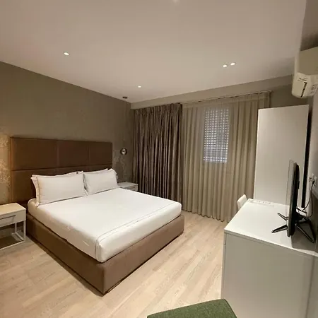 Oresti Center Hotel 3*