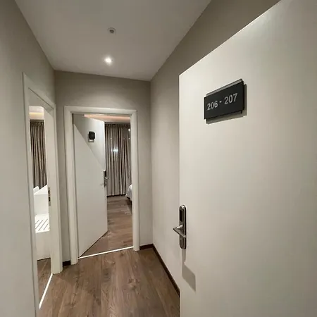酒店 奥雷斯蒂中心酒店 地拉那