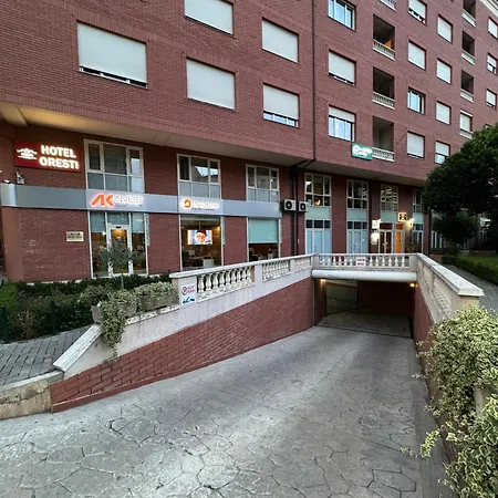 奥雷斯蒂中心酒店 酒店 地拉那