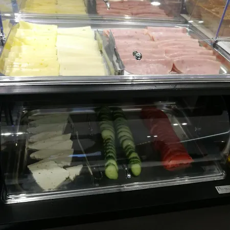 Oresti Center Hotel 3*