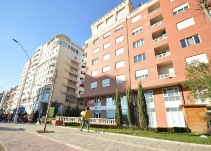 Oresti Center 3* Тирана