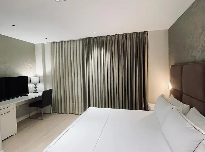 Oresti Center 3* Τίρανα