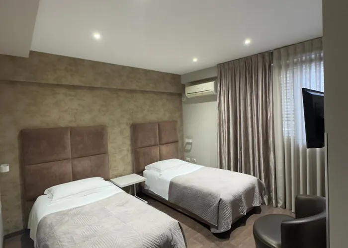 Ξενοδοχείο Oresti Center 3*