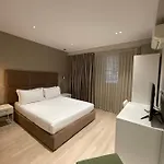 Oresti Center Hotel 3*