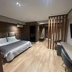 Oresti Center Hotel