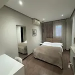Oresti Center Hotel
