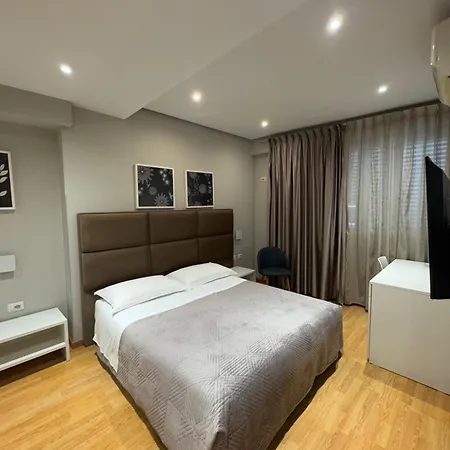 Oresti Center 3* Tiran