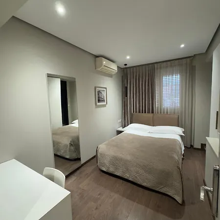 Oresti Center Otel