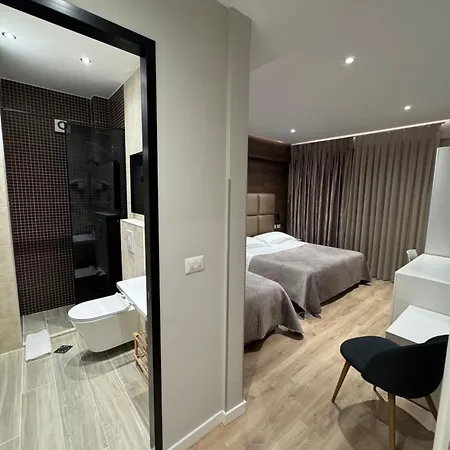 Oresti Center Otel