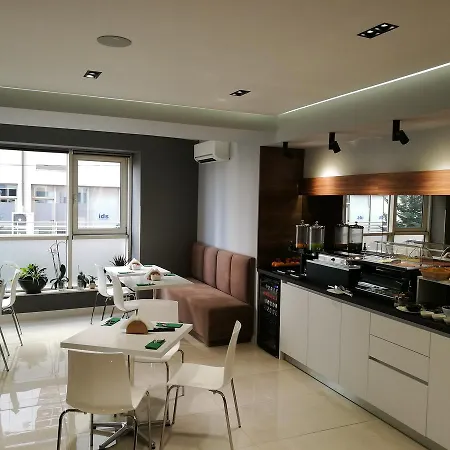 Oresti Center Hotel