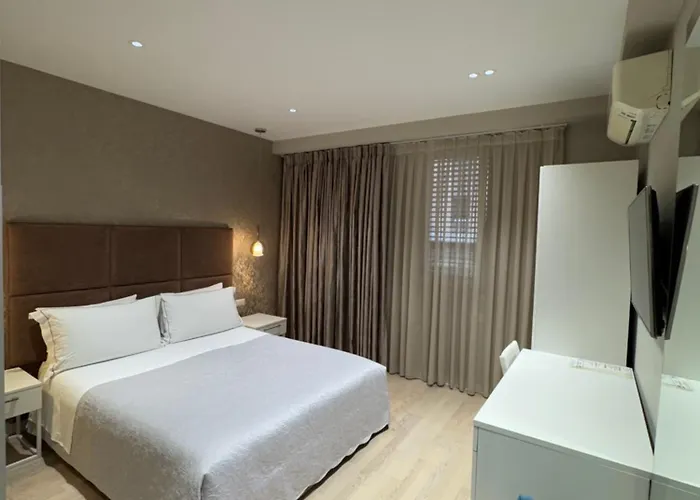 Hotel Oresti Center Tirana